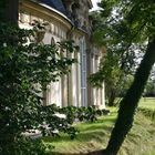 Orangerie eingebettet in Parkanlage