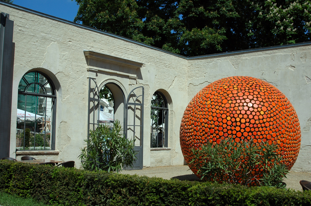 Orangerie....Ruine mit Spielorange