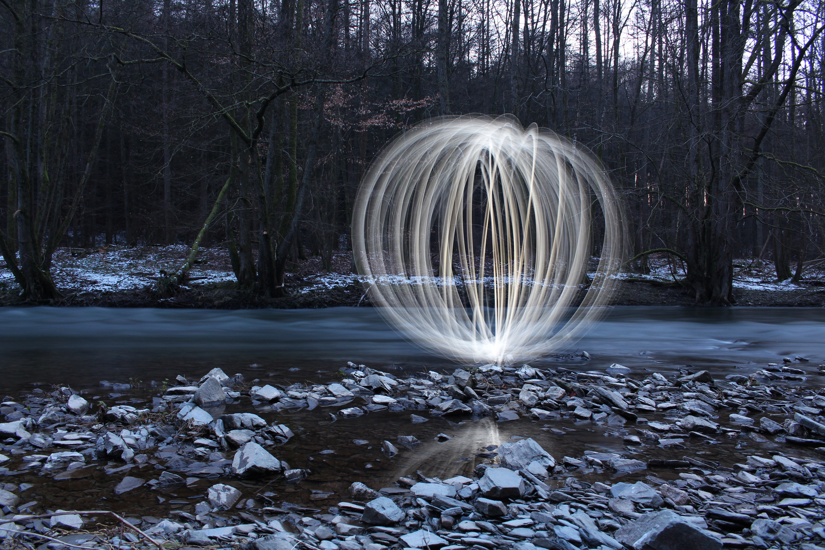 "Orb" an einem Fluss in Rheinland-Pfalz 