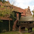 Ordensburg Kloster Marienburg  Burggraben mit Holzbrücke