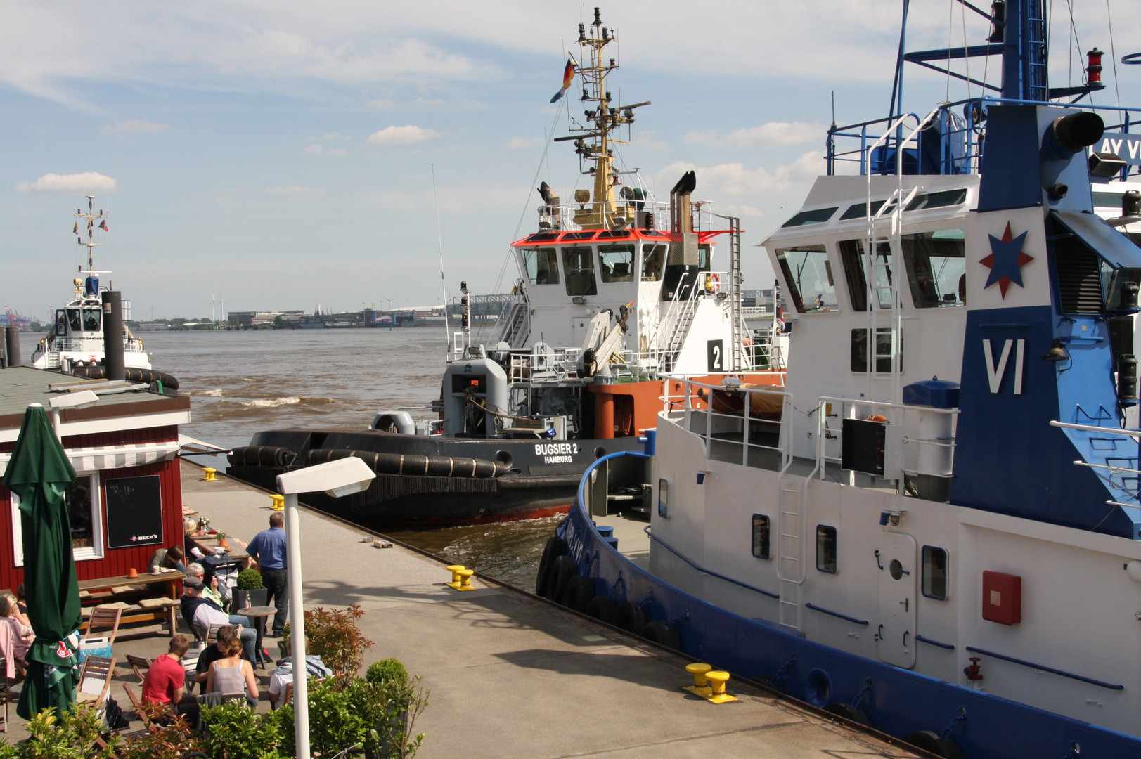 Ordentlich was los Op´n Bulln vor Blankenese