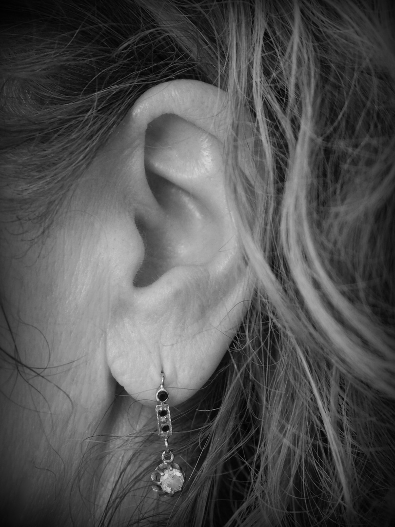 Oreille et boucle