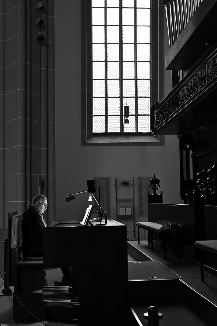 Organist am Spieltisch