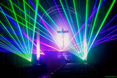 Orgel plus Laser-Lichtshow - 	Improvisationen zu Laser-Licht - „Licht und Schatten"!