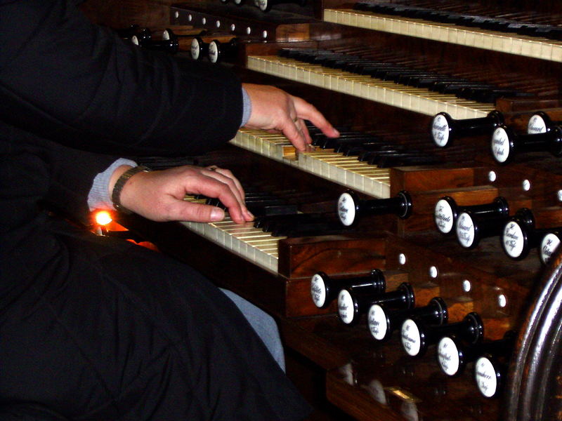 Orgel spielen