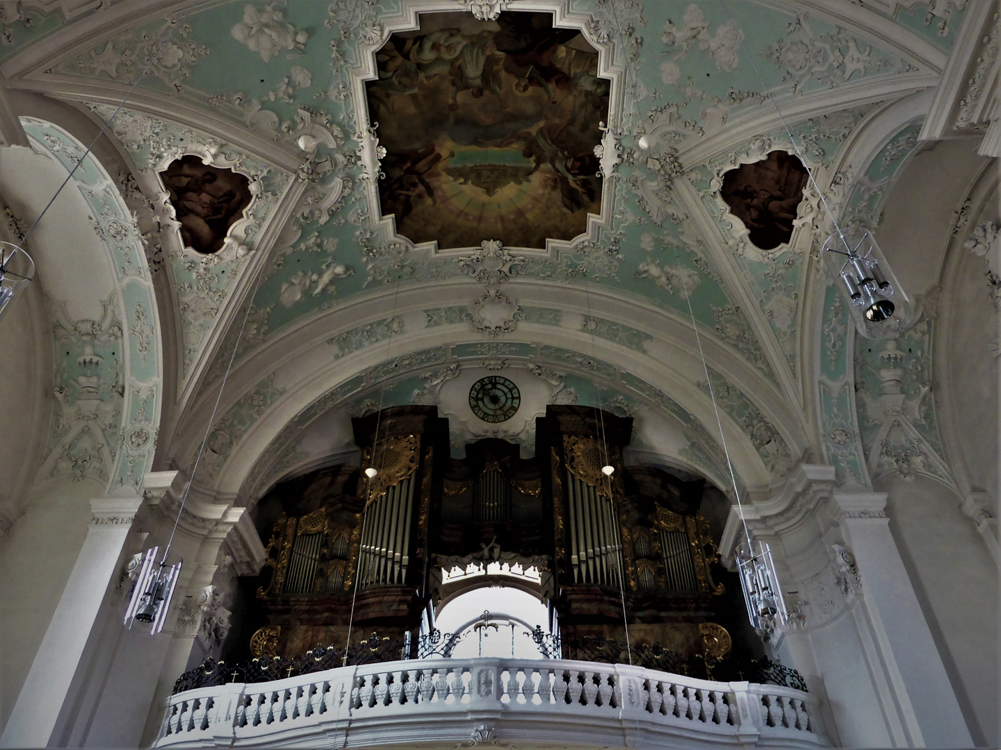 Orgelempore von Wallfahrtskirche zur Heiligen Dreifaltigkeit in Gößweinstein 