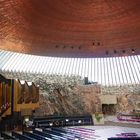 Orgelklänge in der Temppeliaukio-Kirche in Helsinki (Finnland)