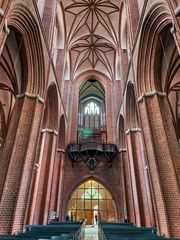 Orgelprospekt im Kirchenschiff