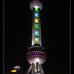 Oriental Pearl Tower bei Nacht