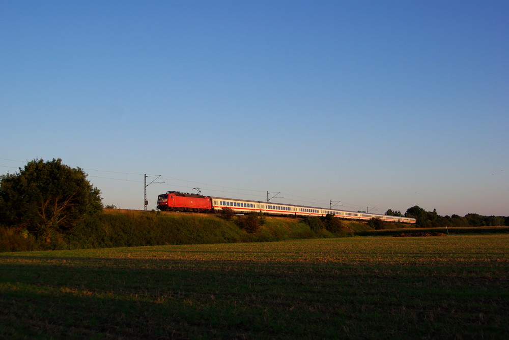 Orientrot trifft Abendsonne