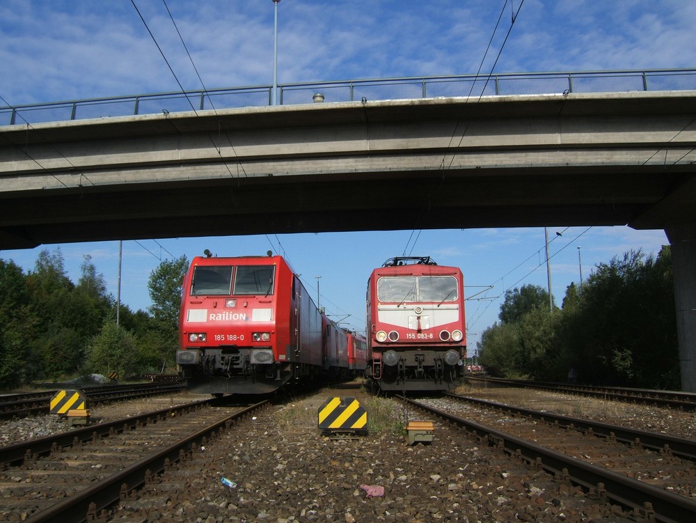 Orientrot vs. Verkehrsr(t)ot, Container vs. Schroxx