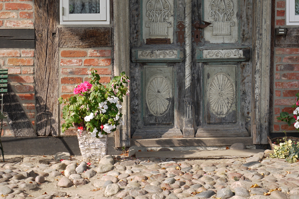 Original Türe an Kapitänshaus in Wustrow/Darß