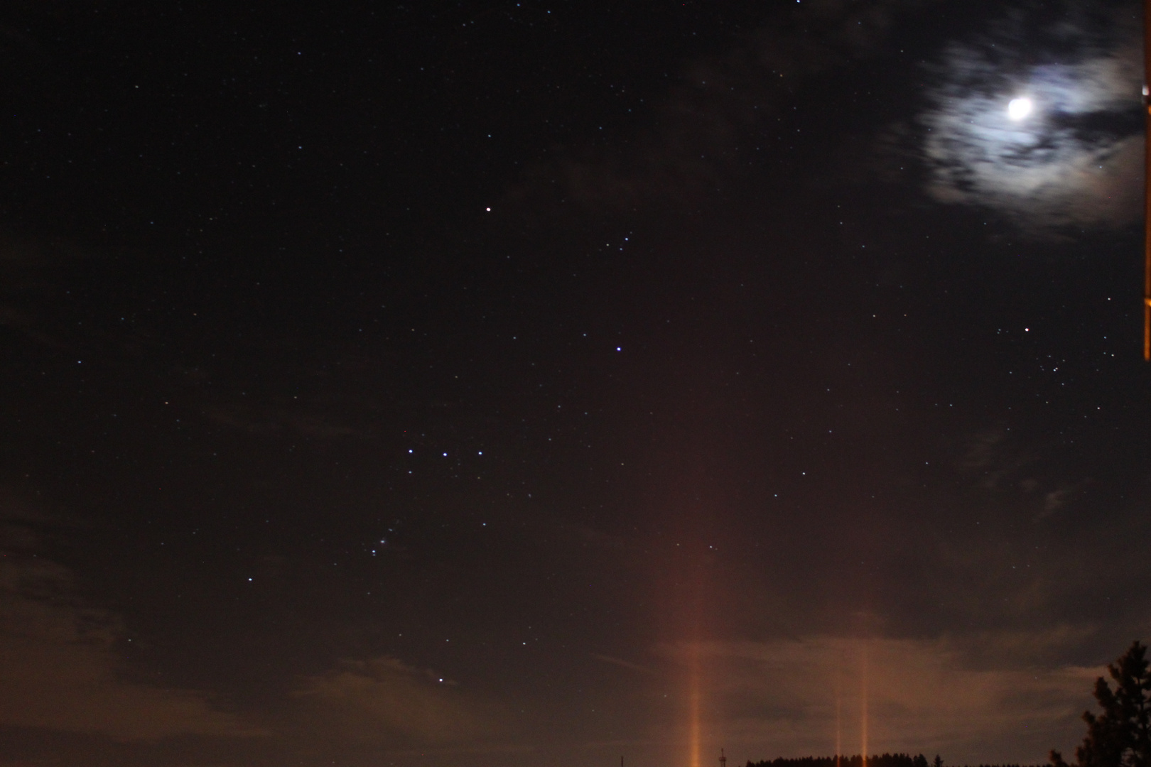 Orion mit Mond