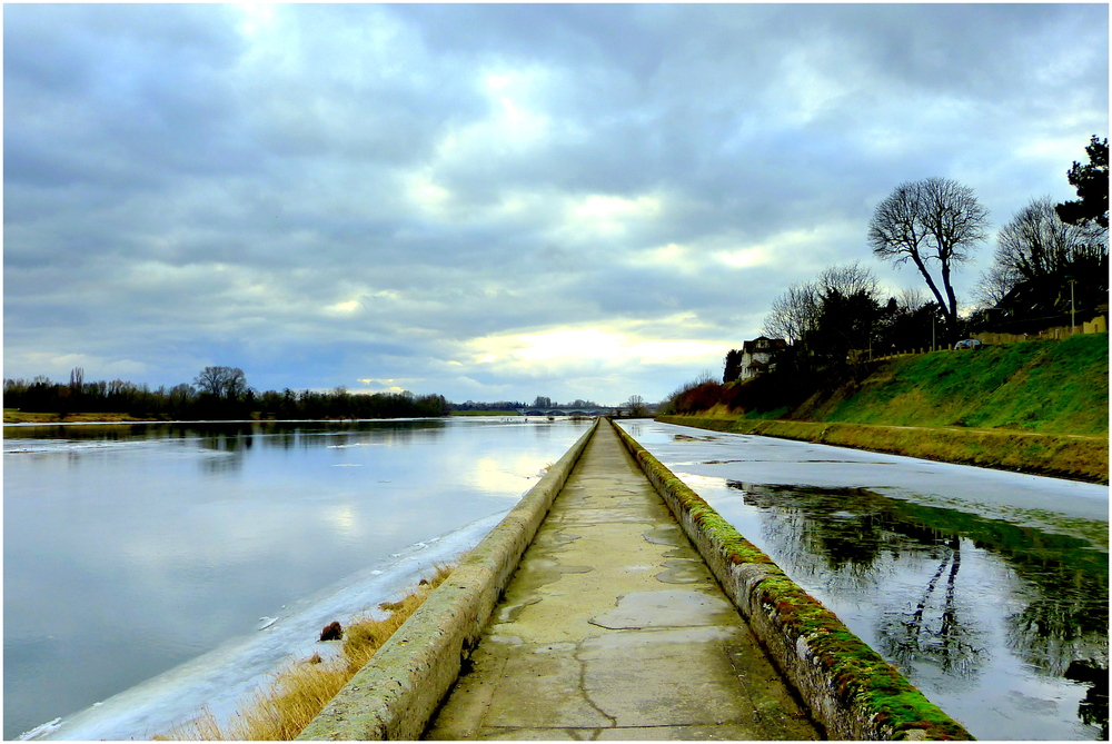 ORLEANS : La Loire et le Canal d'Orléans