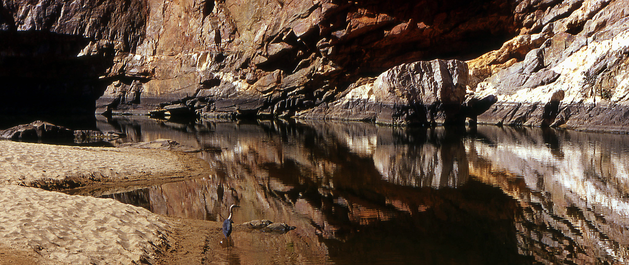 Ormistone Gorge-Australia