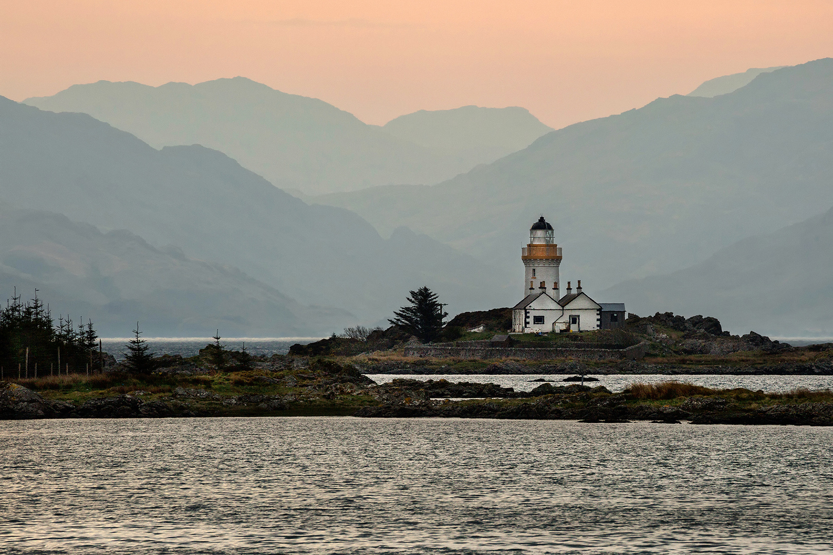  Ornsay Lighthouse