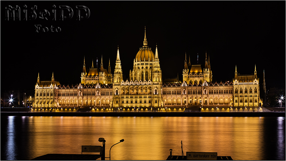 Országház - Parlamentsgebäude Budapest