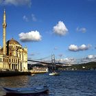 Ortaköy-Moschee und Bosporus-Brücke