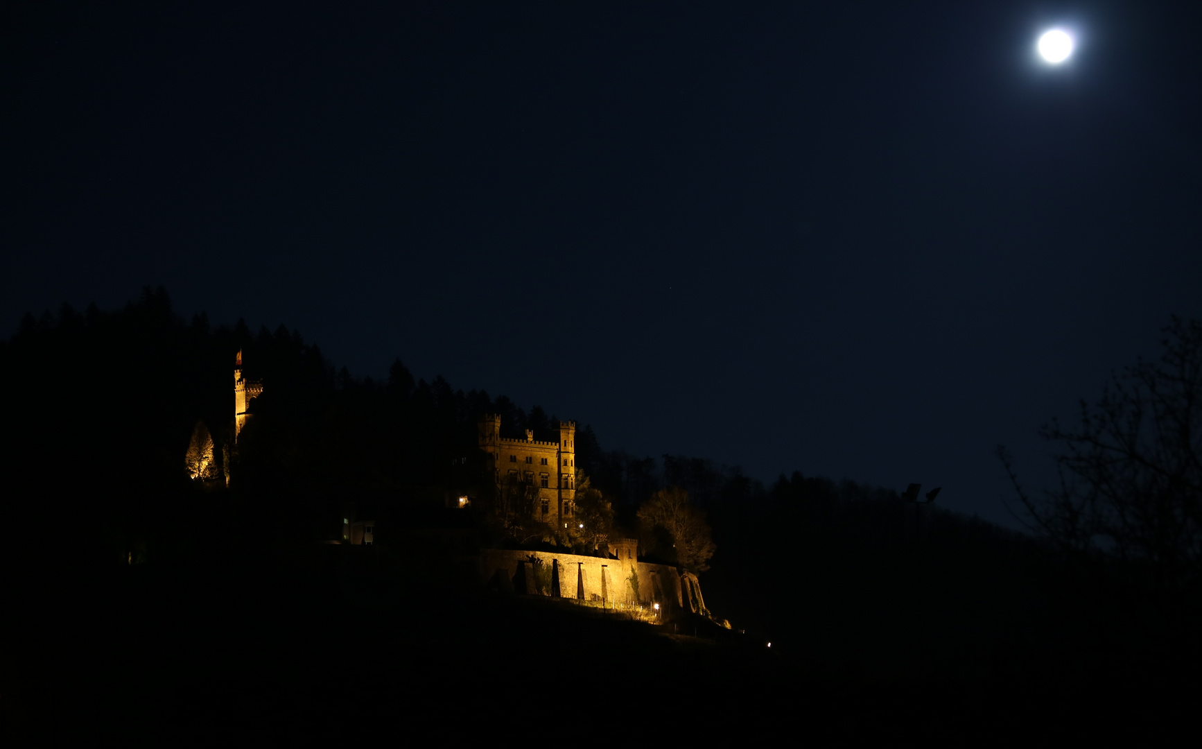 Ortenberger Schloß bei Vollmond