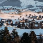 Ortschaft am Hirzel kurz vor Dämmerung