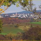 Ortschaft Simmern / Westerwald in herbstlicher Landschaft