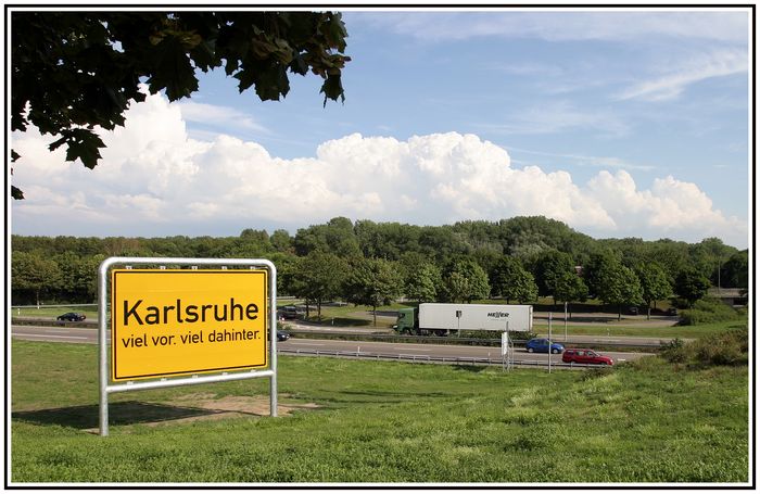 Ortsschild von Karlsruhe