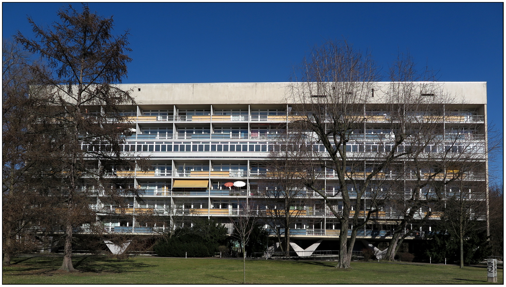 Oscar Niemeyer Berlin oscar niemeyer haus hansaviertel berlin foto bild Oscar Niemeyer Berlin oscar niemeyer haus hansaviertel berlin foto bild