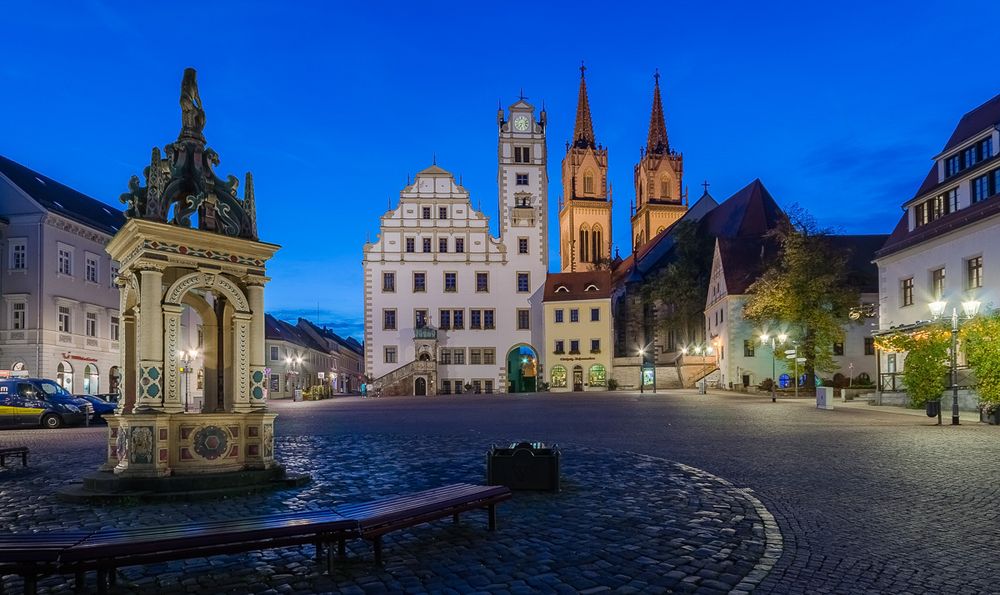 Oschatzer Neumarkt Foto &amp; Bild nacht, architektur, deutschland Bilder