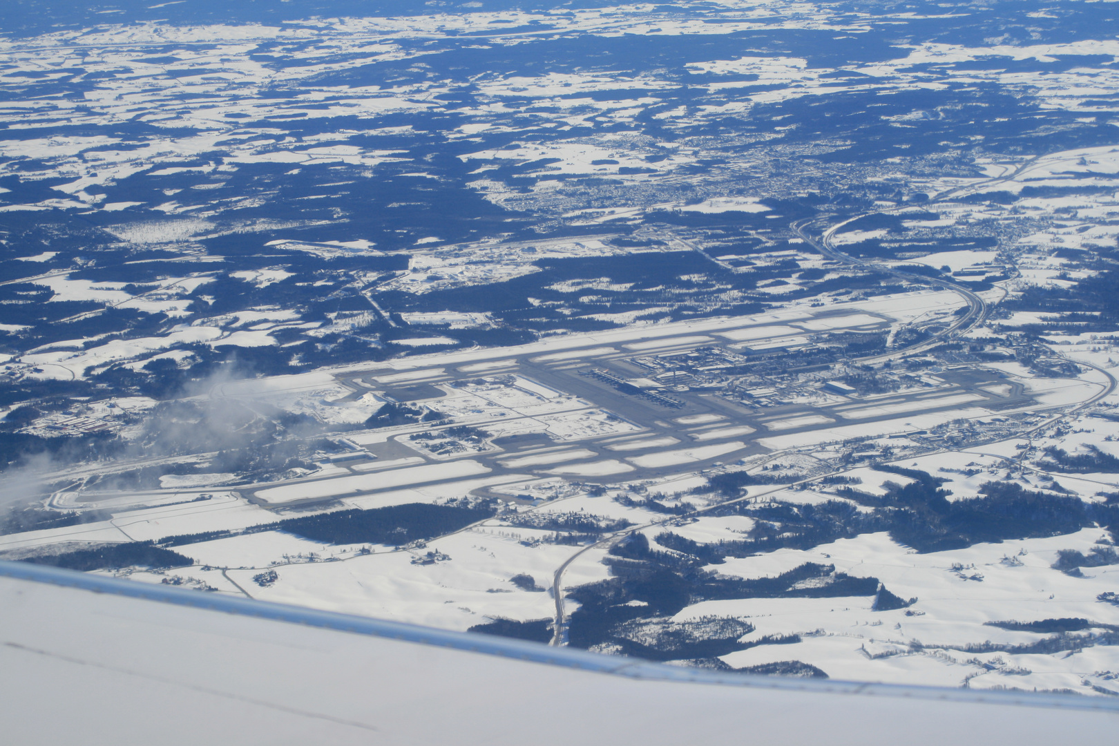 Oslo Gardermoen (OSL / ENGM) in feinem Winterglanz