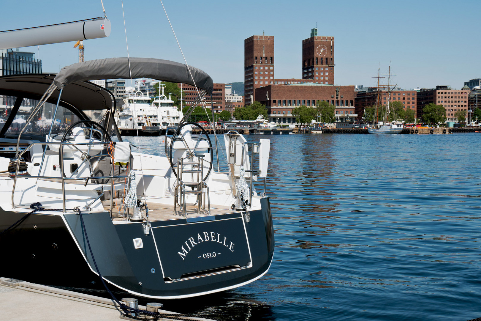 Oslo Hafen und Rathaus