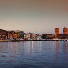 Oslo Skyline mit Rathaus bei Sonnenuntergang