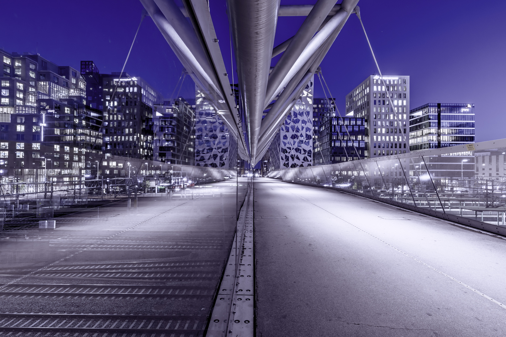 Oslobrücke mit Spiegelung