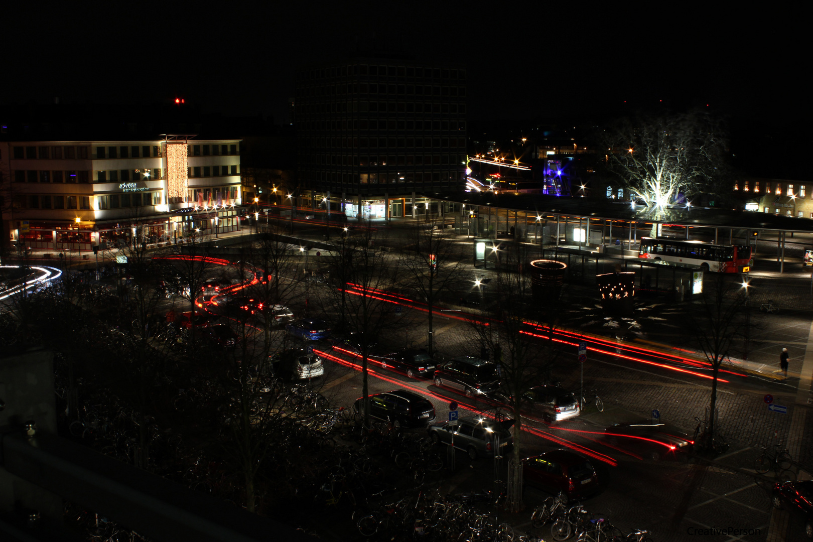 Osnabrücker Hauptbahnhof bei Nacht