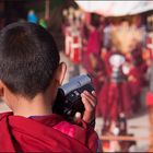 Ost Tibet - kleiner Mönch mit Kamera