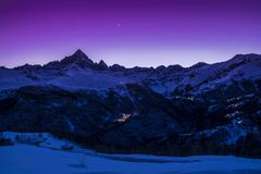 Ostana: Monviso nell'ora blu