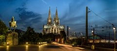 Ostansicht von Kölner Dom und Bahnhof