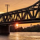 Ostbahnbrücke bei Sonnenaufgang