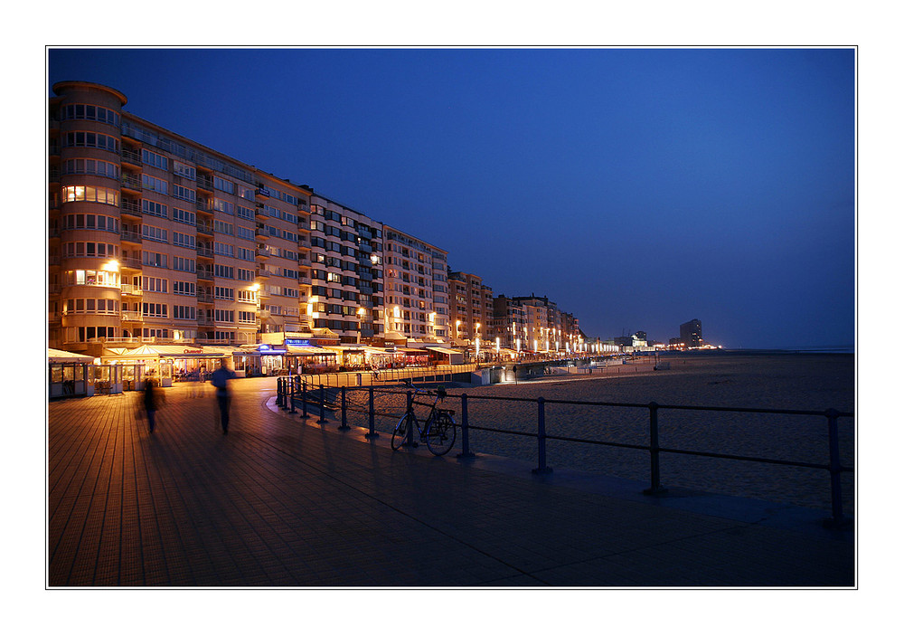 :: ~ Ostende Beach by Night ~ ::