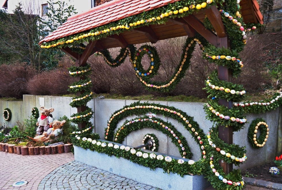 Osterbrunnen ...