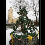 Osterbrunnen im Schnee