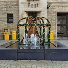 Osterbrunnen vor Post