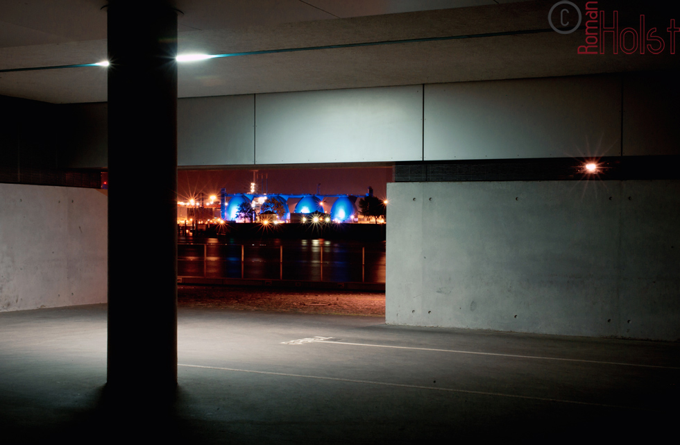 Ostereier im Hamburger Hafen bei Nacht