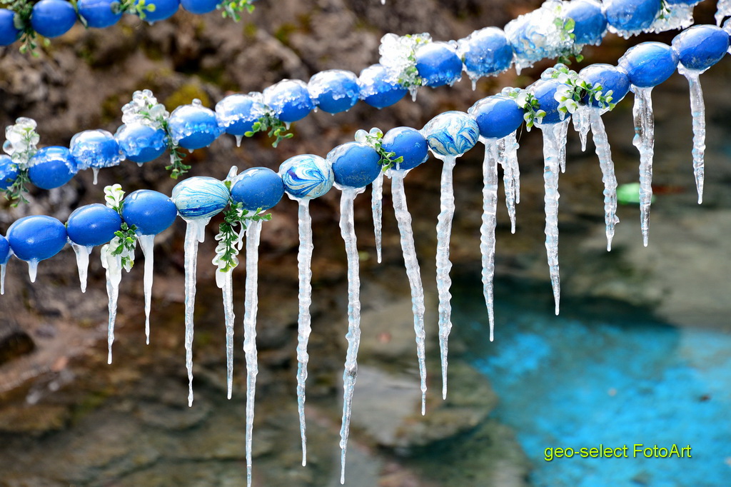 "Ostereier on the rocks" oder "Ei am Eiszapfen"