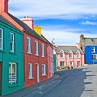 Ostereierbuntes Eyeries auf der Beara Peninsula