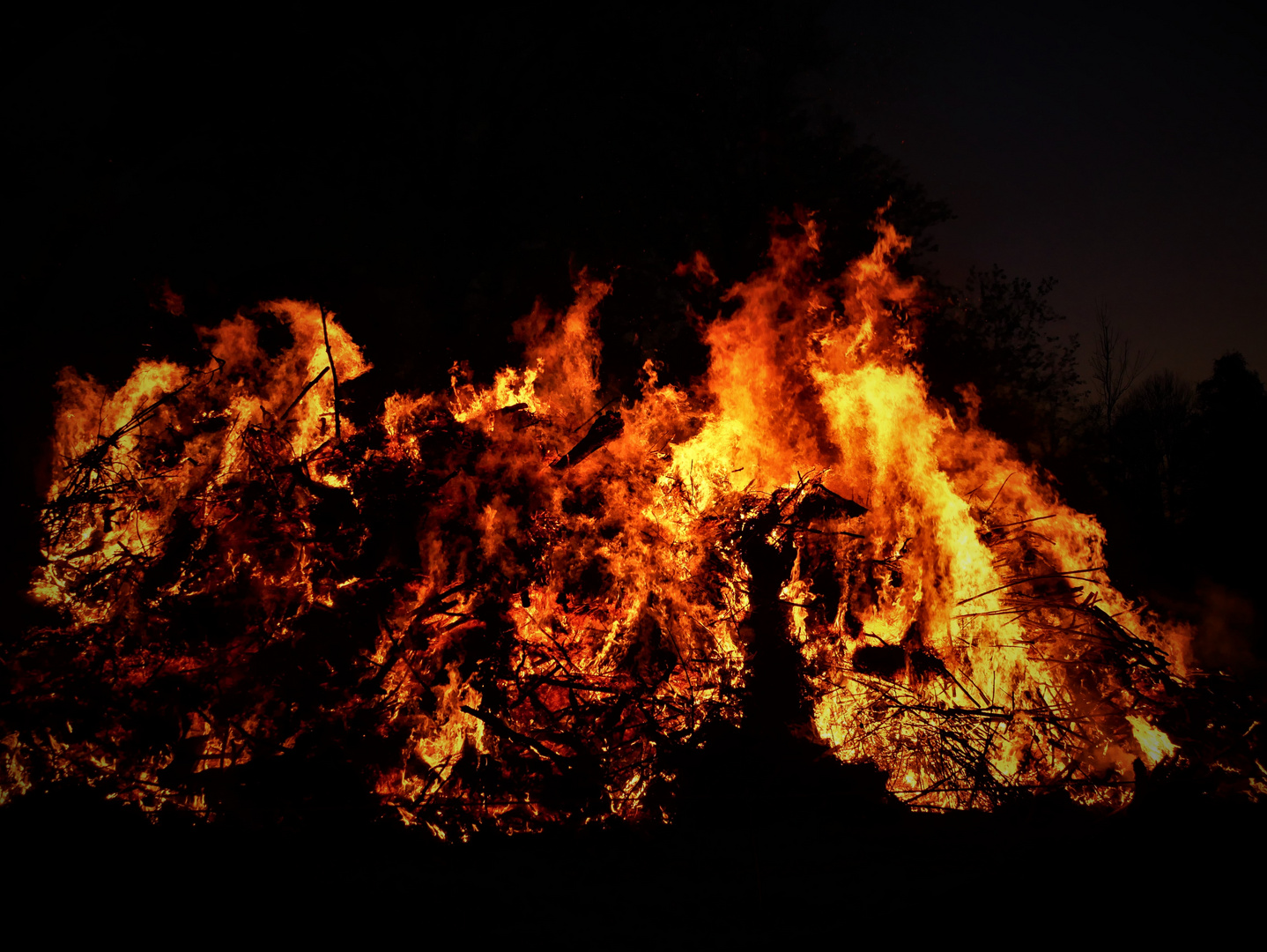 Osterfeuer 2019 Foto & Bild spezial, dokumentation, orange Bilder auf
