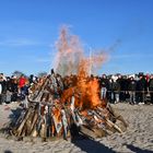 Osterfeuer 2022 am Strand von Warnemünde