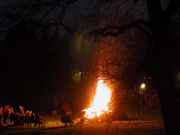 osterfeuer von Automat Vorerreger