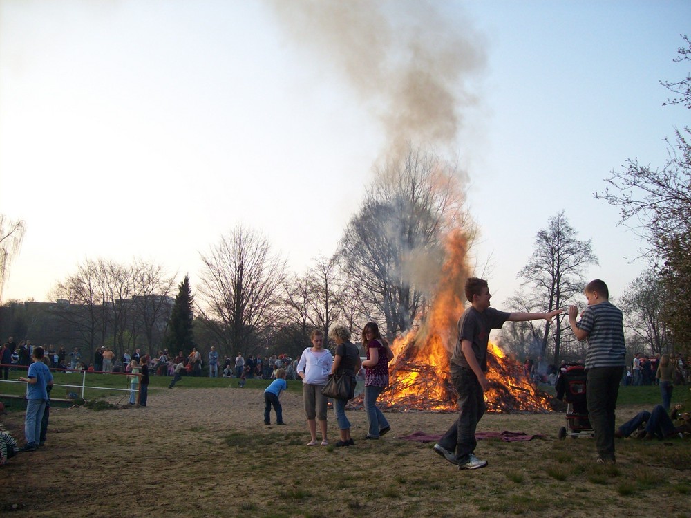 Osterfeuer 7000