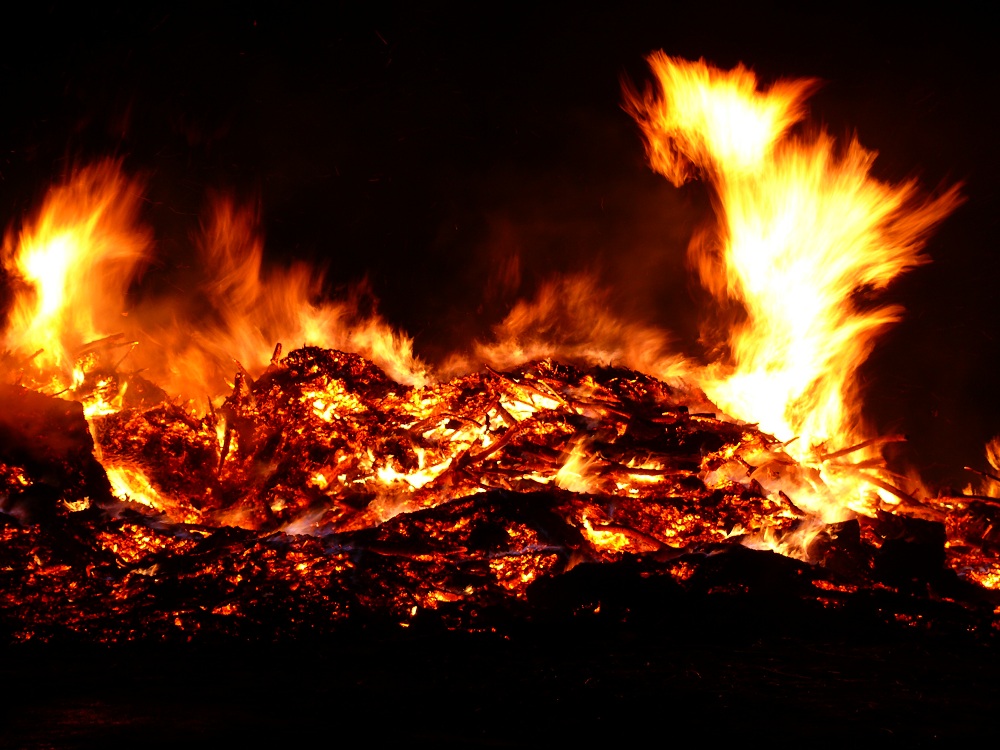 ~ Osterfeuer ~