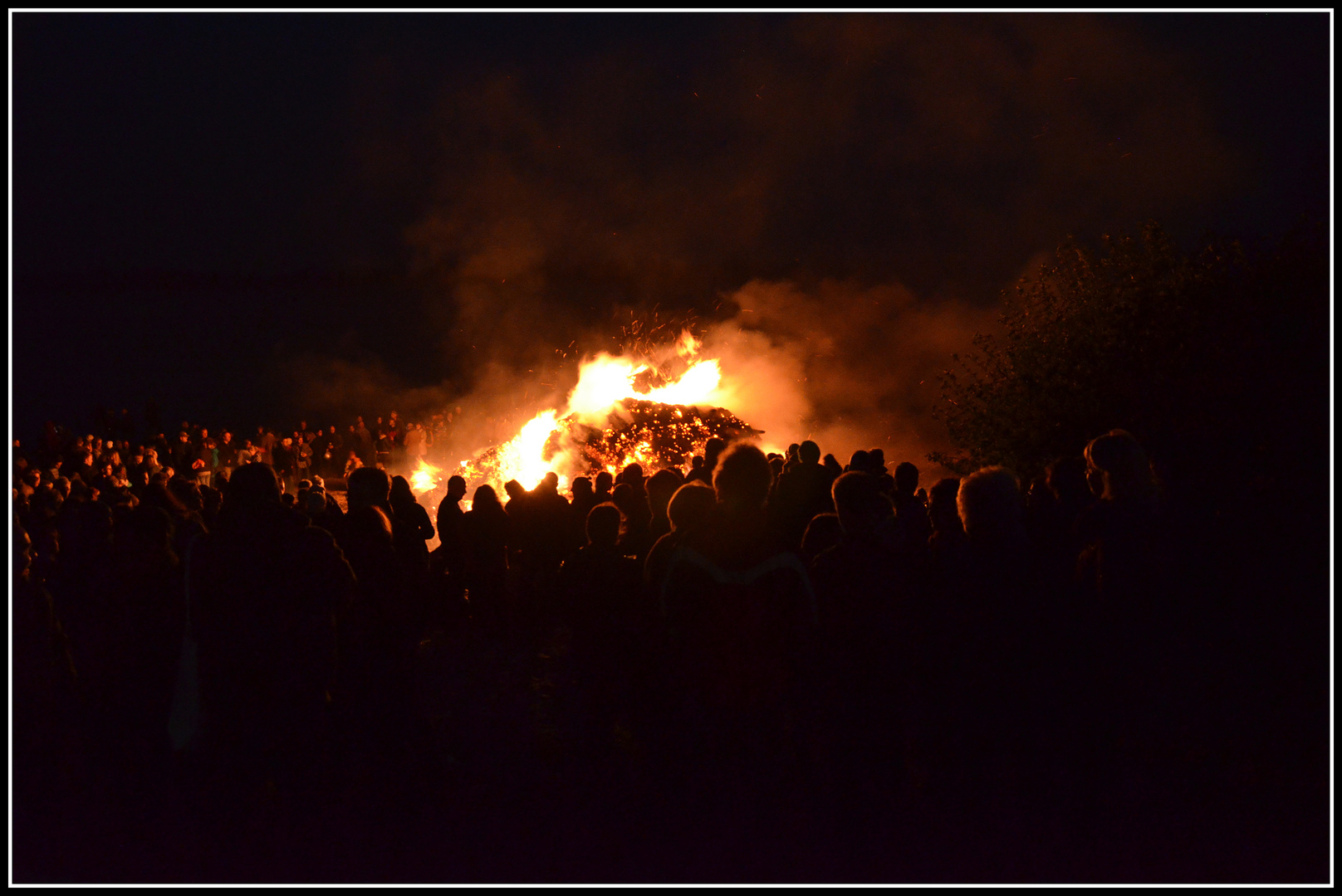 " Osterfeuer am Elbstrand "